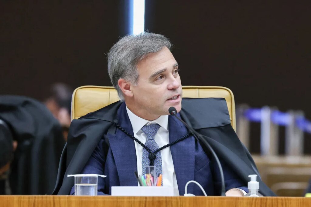 Mendonça vota para manter lei que dá poder aos pais sobre conteúdo de gênero nas escolas mendonca-vota-para-manter-lei-que-da-poder-aos-pais-sobre-conteudo-de-genero-nas-escolas